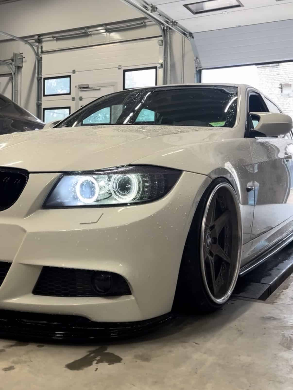 Blast lv automasina uz pacelaja