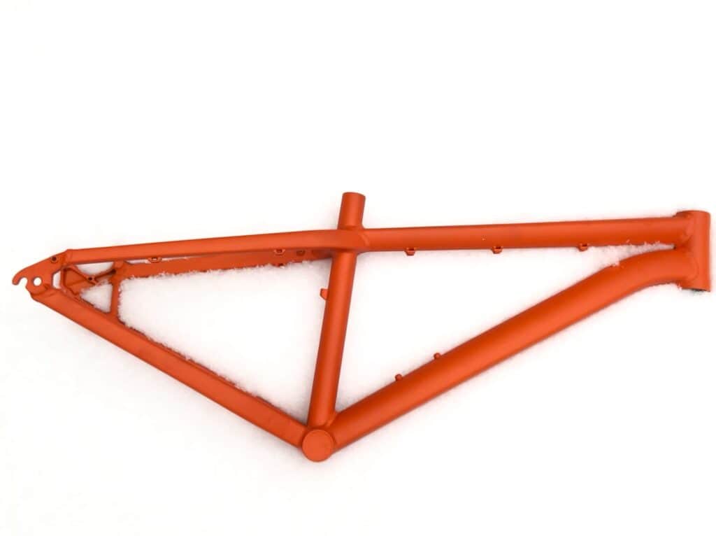 Blast lv velosipedu detalu pulverkrasosana
